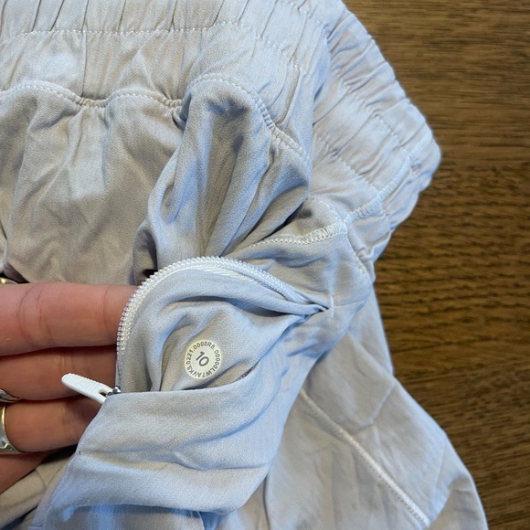 LULULEMON SHORTS - Picture 5 of 5